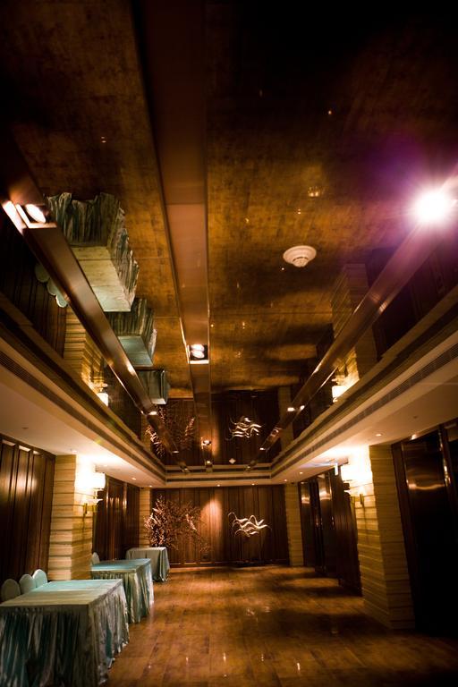 Chateau De Chine Hotel Taoyuan Exterior photo